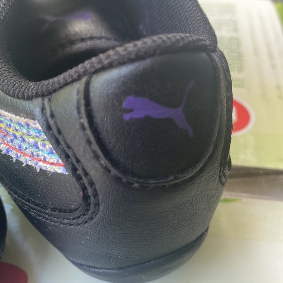 Girls puma shoes (gently used) - Picture 4 of 7